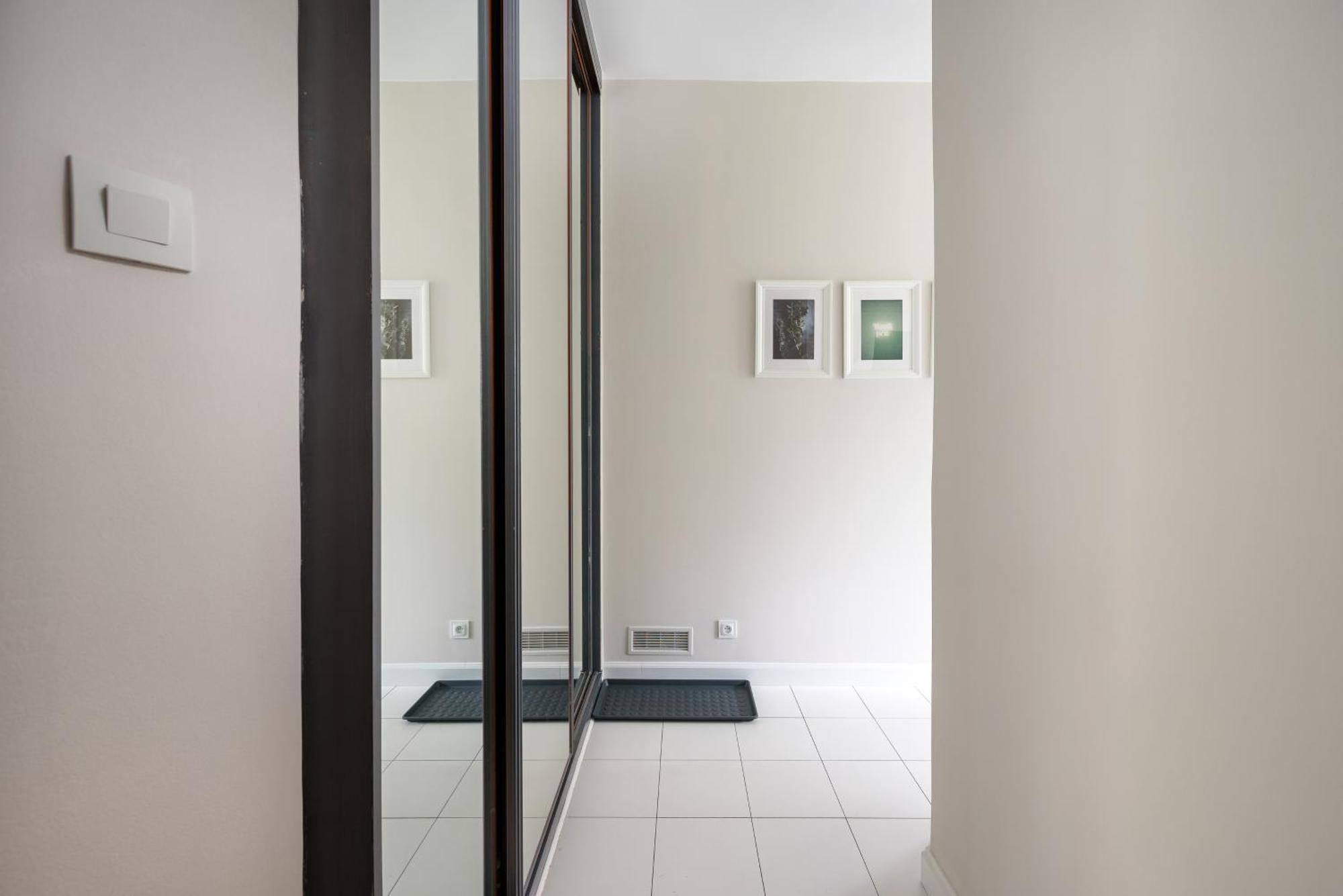 Wola Ratusz Homely Apartment Warsaw Exterior photo